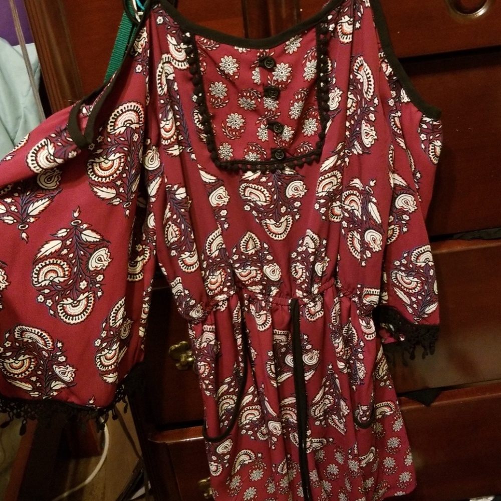Romper - Picture 2 of 3